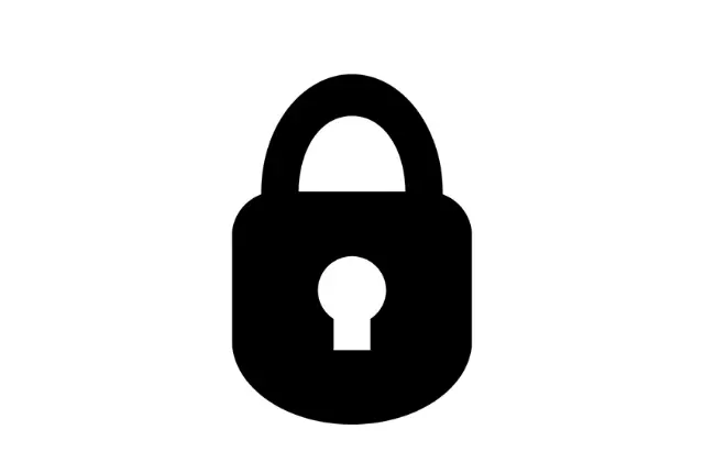 Černá ikona visacího zámku na bílém pozadí, symbolizující bezpečnost a soukromí.